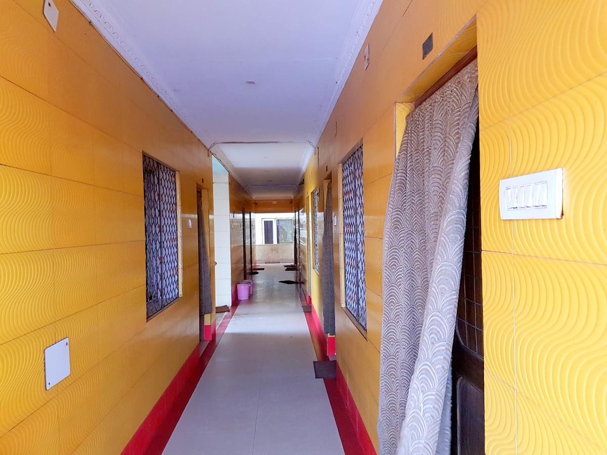 Hotel Swarg Puri Exterior photo